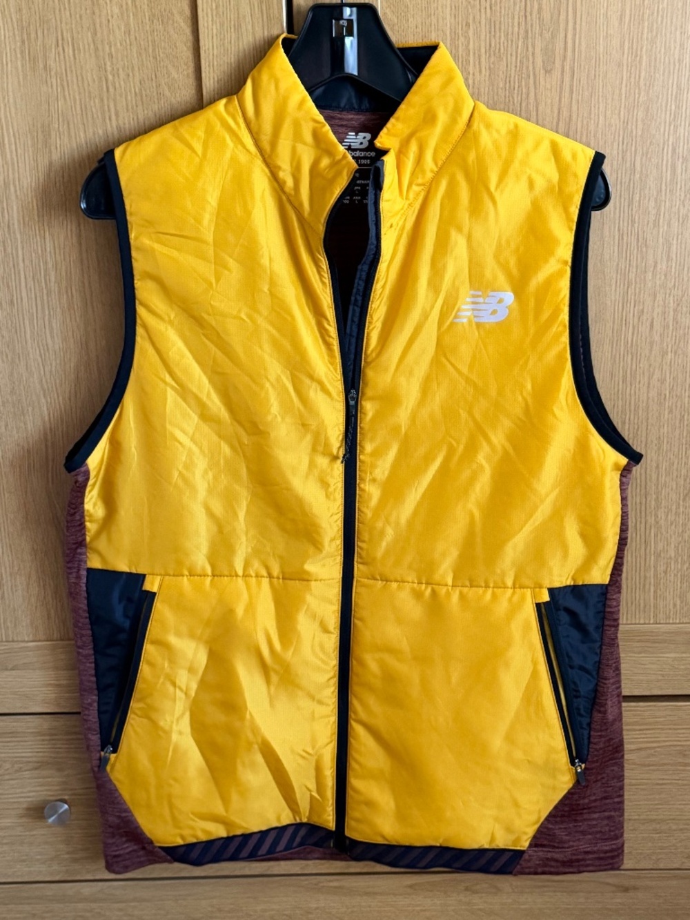 NEW BALANCE MENS MIXED MEDIA ZIPPER VEST YELLOW MAROON SIZE M PRISTINE CONDITION